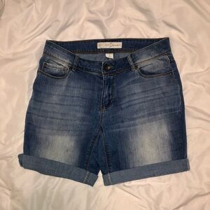 Cato Contemporary Bermuda Medium Wash Denim Shorts size 4
